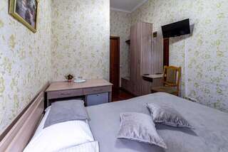 Мини-отель Танаис Санкт-Петербург Эконом с 1 кроватью и общей ванной комнатой №8,9-2
